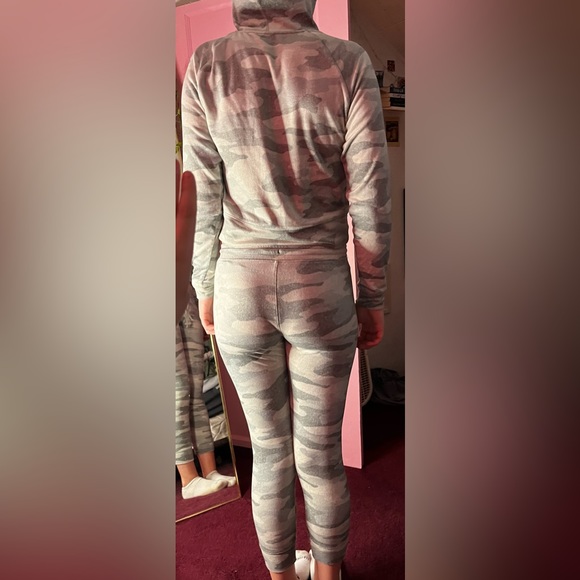 Camo pj set - Picture 3 of 4